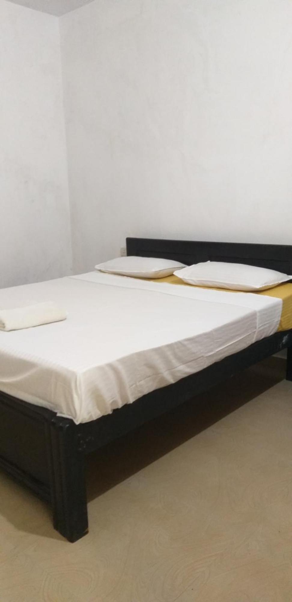God'S Gift Morjim Hotel Quarto foto